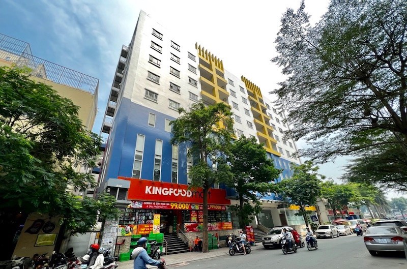 D-Head Building