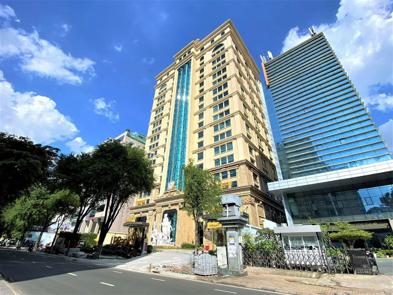 ThaiSquare The Merit